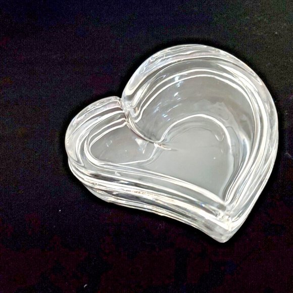Clear Glass Contemporary Elegant Heart Shaped Trinket Box Container with lid - Picture 3 of 5
